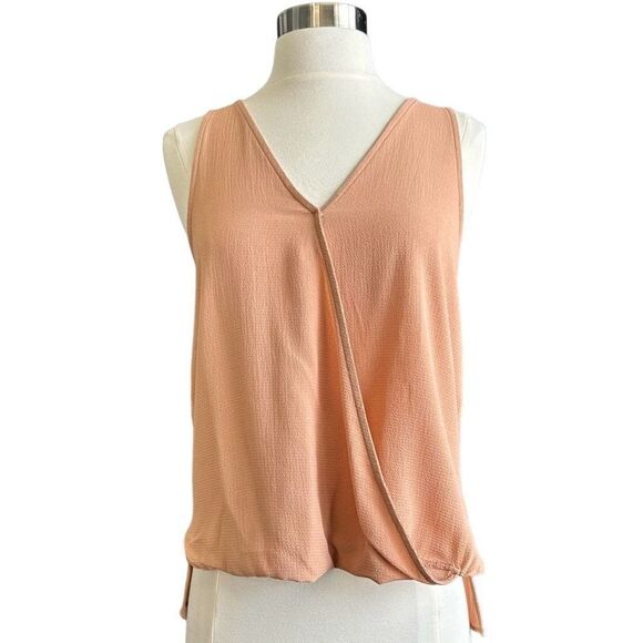 NWT Olive & Oak Surplice Sleeveless Blouse Frappuccino Tan S - Picture 1 of 7